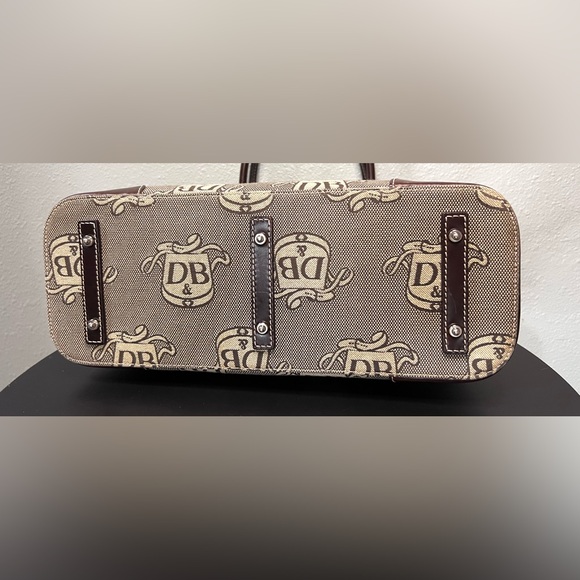 Vintage Dooney & Bourke Signature Zip Around Donegal Crest Domed Satchel Bag - Picture 9 of 16